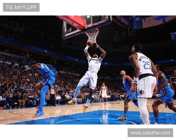 独行侠激战快船 双方焦点对决牵动季后赛命运 关键球员表现成为胜负关键