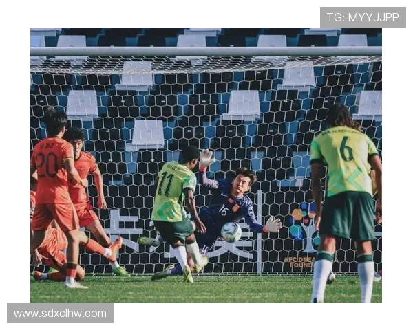 中国国奥队迎战斯洛文尼亚队全力争胜展现青春风采